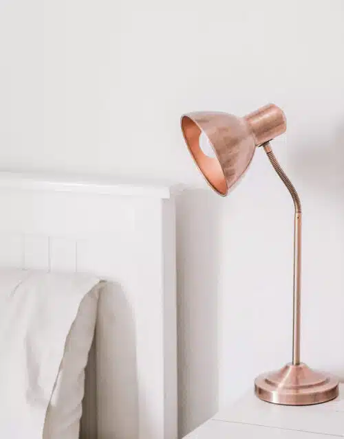 Metallic sidetable lamp